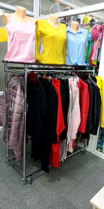 Мебель для бутика, отдела одежды