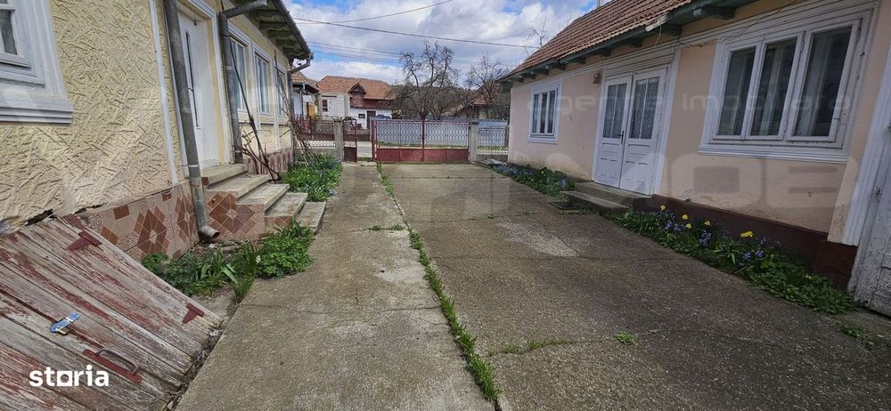 Casă de vânzare la cca.10 km de Onești - Com. Tg. Trotuș