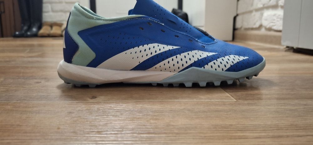 Сараканошки адидас придатор