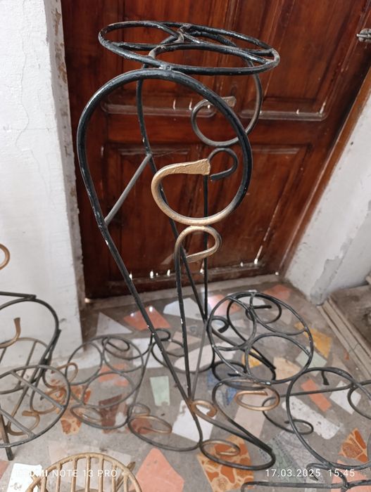 Цветочница из металла