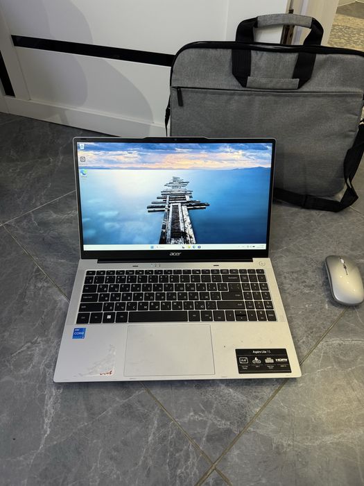 Офисный ноутбук Acer
