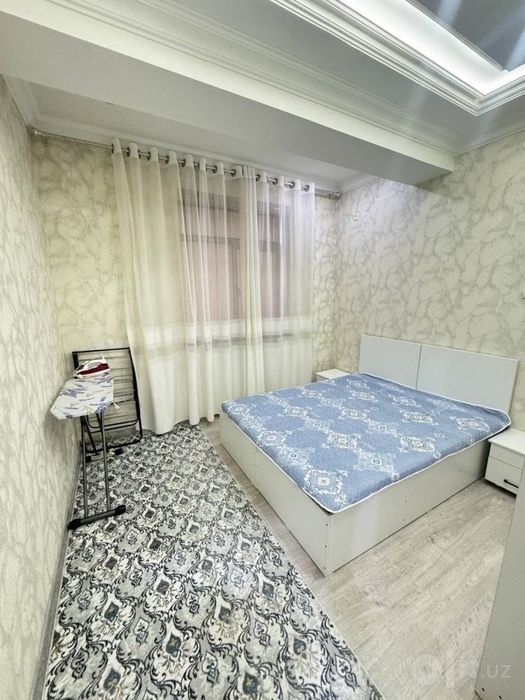 Oybek metro yonida arzon kvartira bor