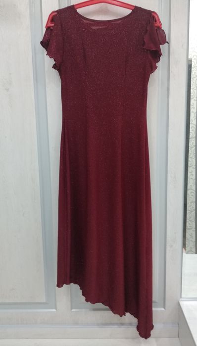 Шикарное платье для стройной девушки