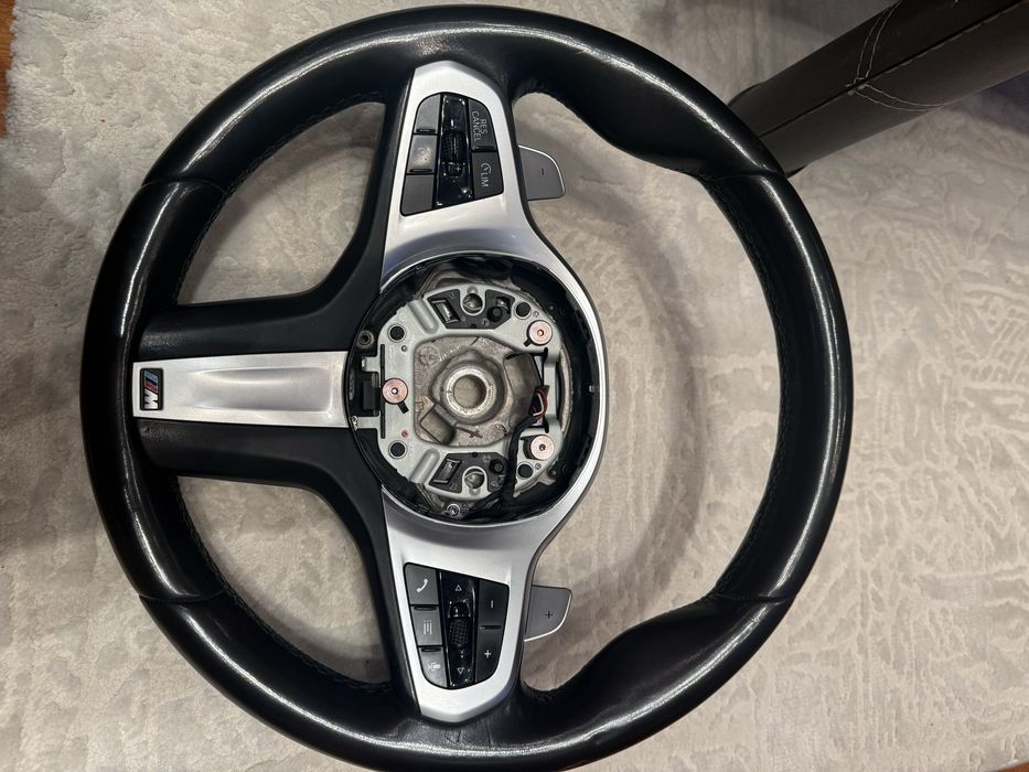 Bmw volan cu vibratir si pedale