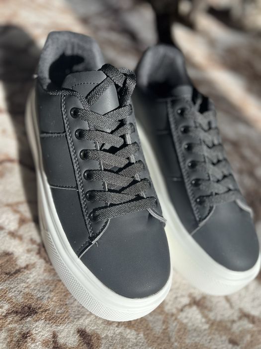 Дамски черни сникърси