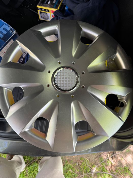 Тасове за автомобил