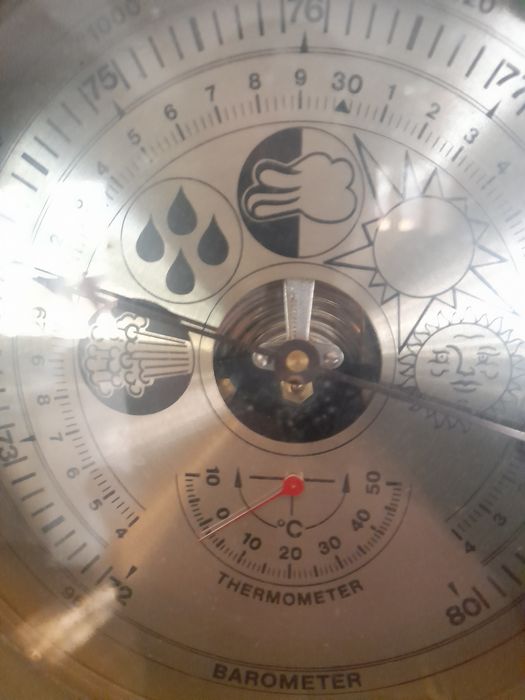 Ceas și barometru  Lord Nelson