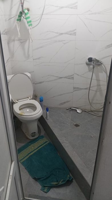 Подселениеге 1 адам керек