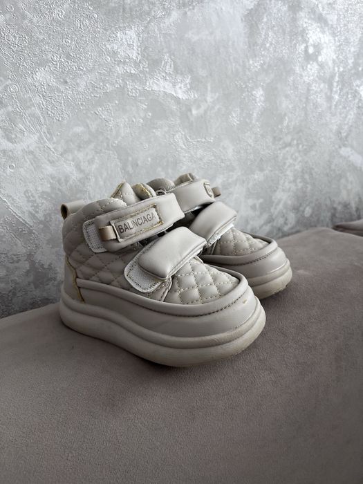 Продам обувь детскую