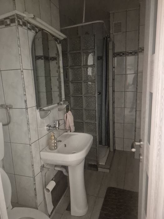 Inchiriez pe termen lung spațiu comercial in Turda langa politie  in sens vest la parter cu întrare separata