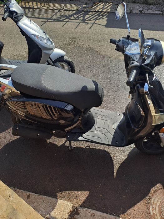 Скутерите са с документи