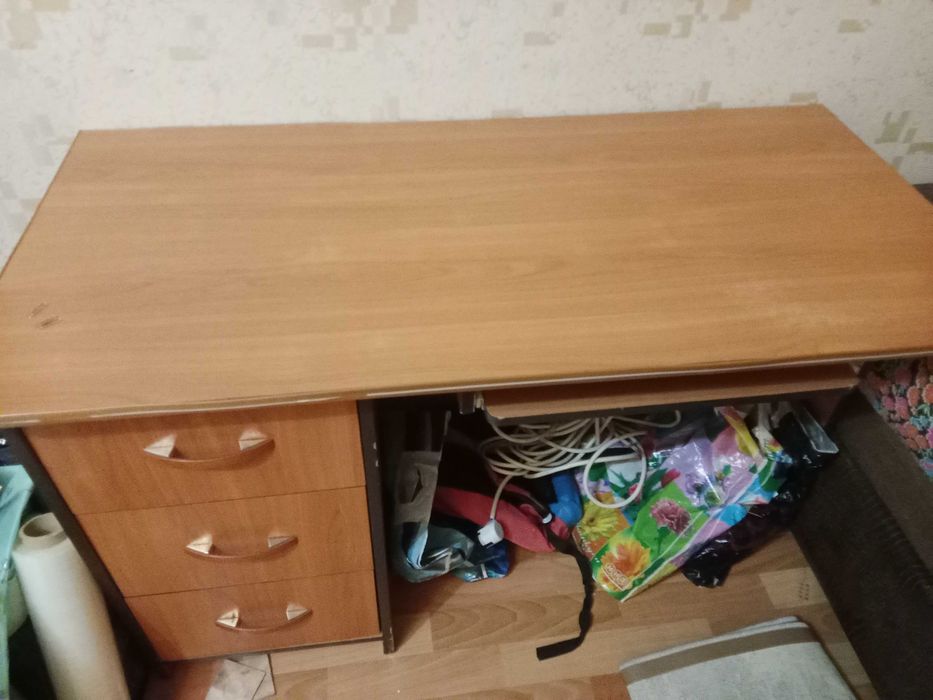 Стол письменный компьютерный