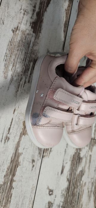 Обувки и сандали за момиче 25 номер