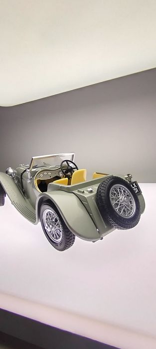 Macheta Jaguar SS100 scala 1 18 Bburago