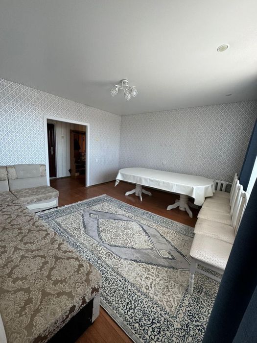 Стол,стуля,диван углавой