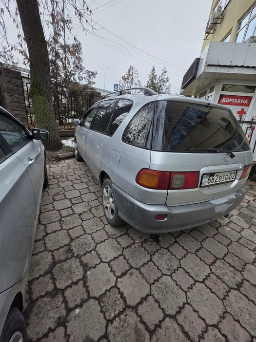 Toyota ipsum продам