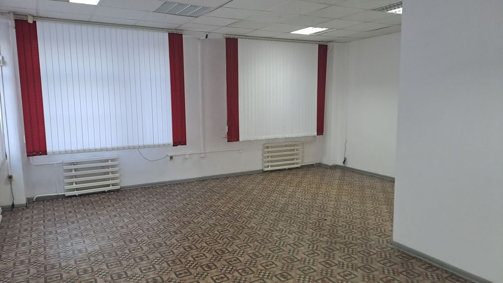 Сдам офис на первом этаже