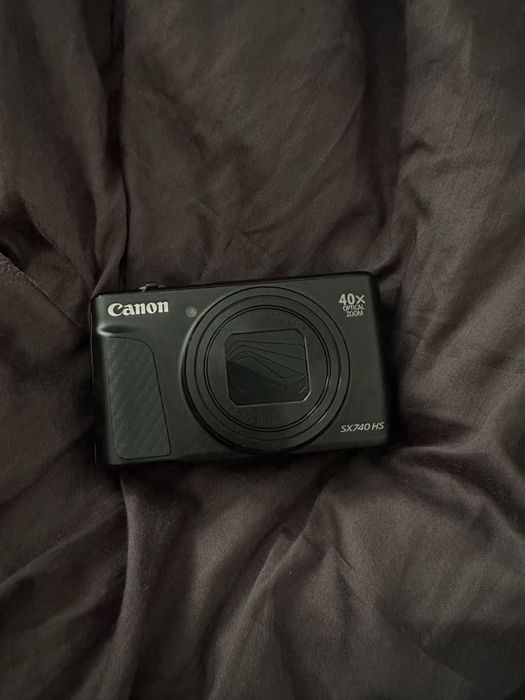 ПРОДАВАМ canon sx740hs