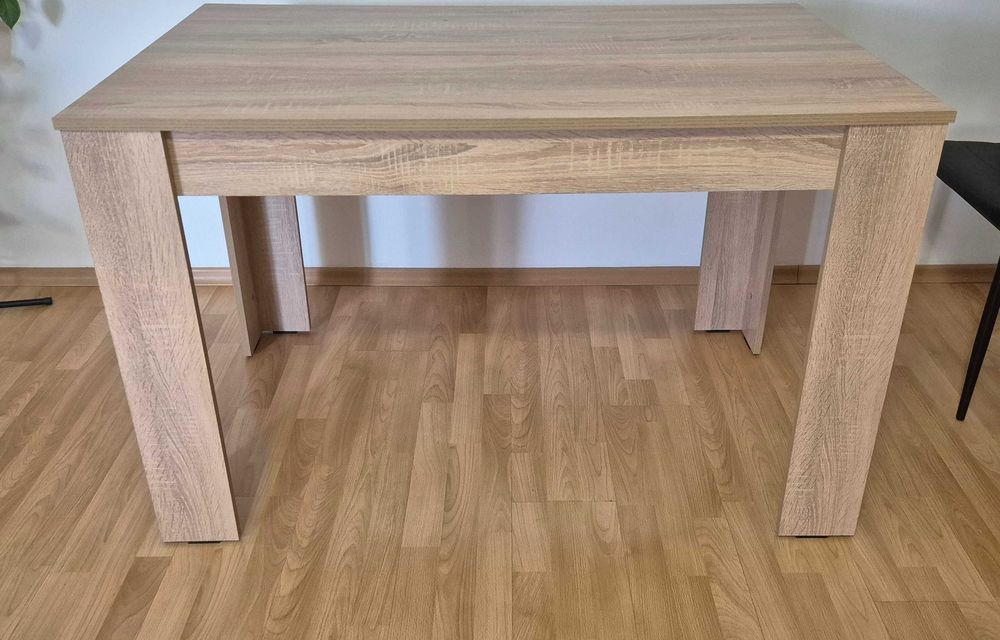 Трапезна маса цвят "Дъб Сонома"