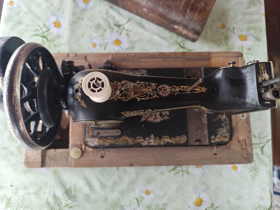 Шевна машина кохлер в работещо състояние здрав сандък с работещ ключ