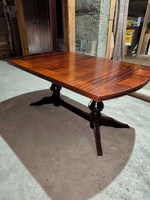 Трапезна и холна маса