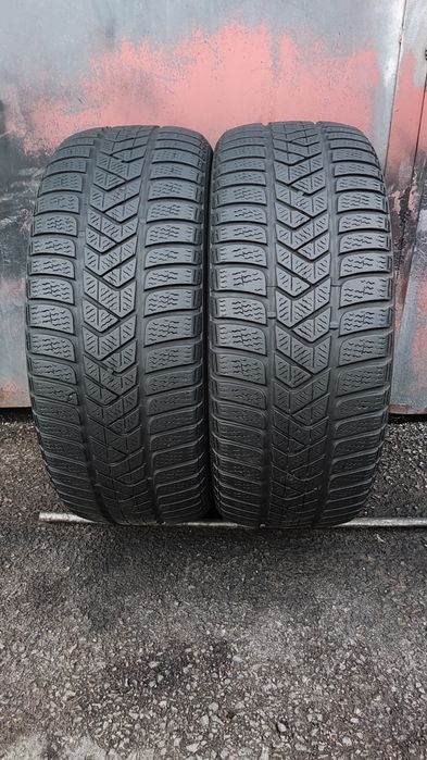 2бр. зимни гуми 225/50/17 Pirelli Sotto Zero 3 
dot22
6.5mm
Добро съст
