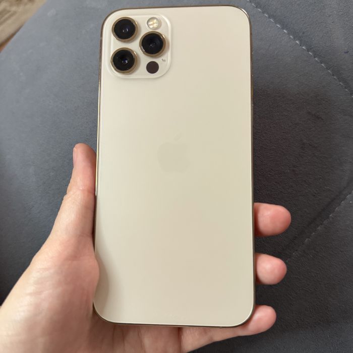 Продам айфон 12 про