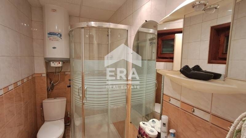 Ексклузивна, двуетажна, обзаведена къща за продажба, с гараж, зимна ос