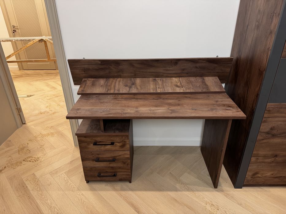 Продам спальнюю гарнитуру