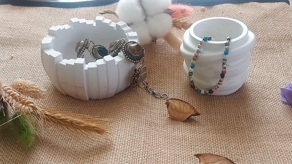 Декорация за дома | съдове и свещници