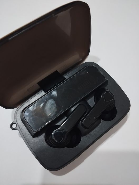 Беспроводной наушник