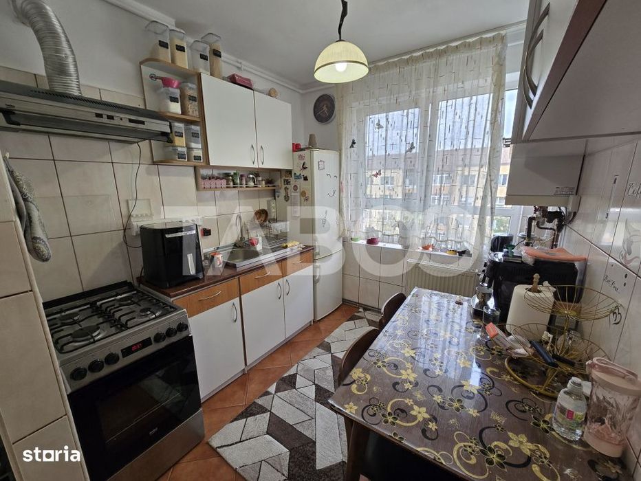 Apartament 2 camere de vanzare mobilat cu balcon in Terezian Sibiu