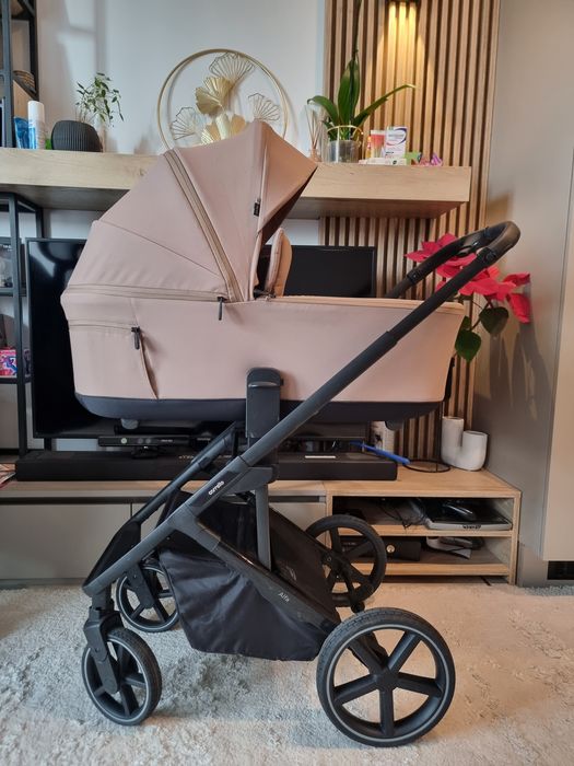 Бебешка количка Carrello Alfa 2025 Beige + ПОДАРЪК