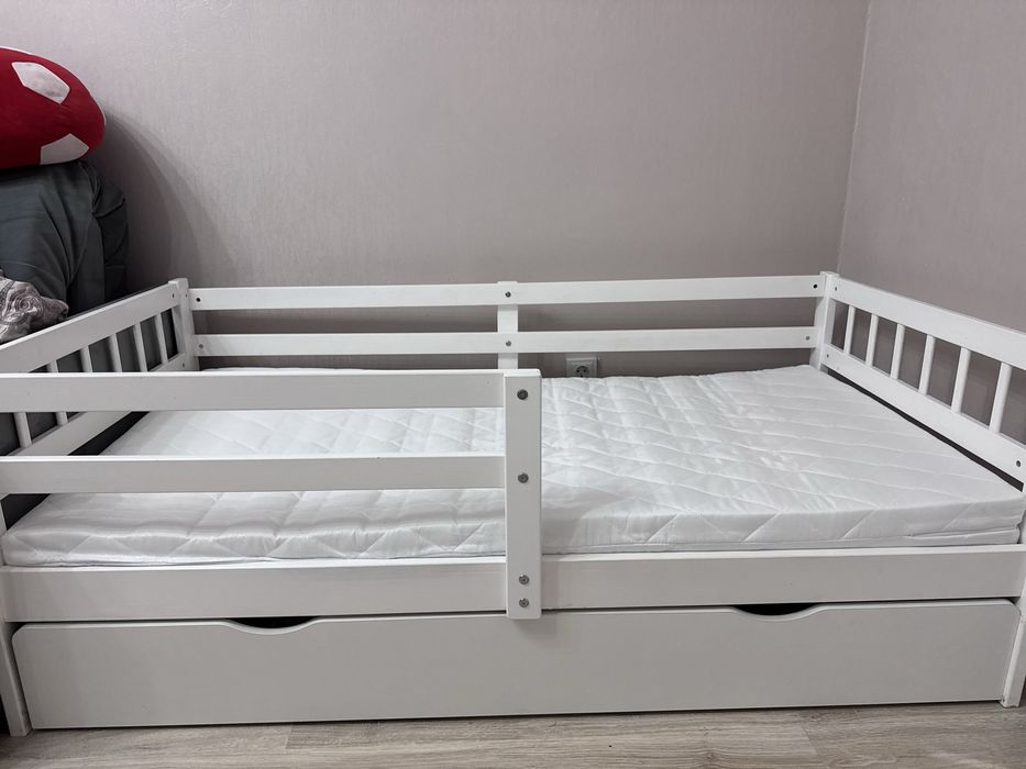 Продам детскую кровать