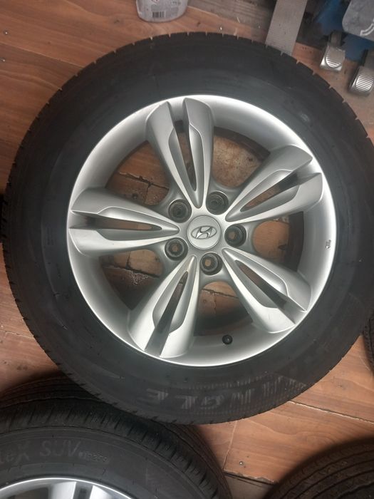Jante hyundai r17 5x114.3 et 48 cb 67.1 anvelope vara 225 60 17
