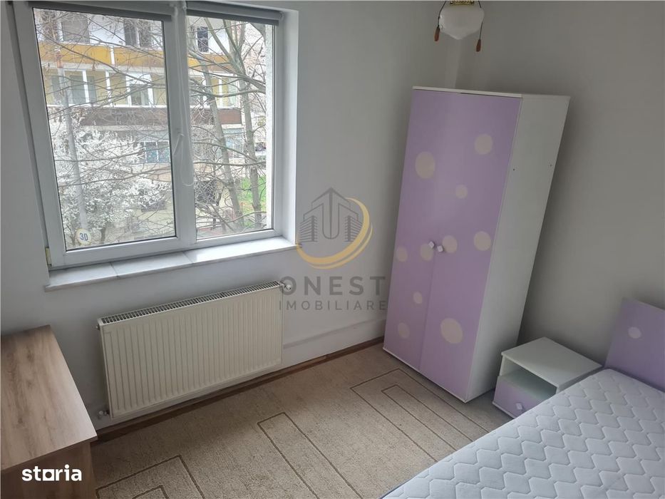 Apartament cu 4 camere zona Unic UMF