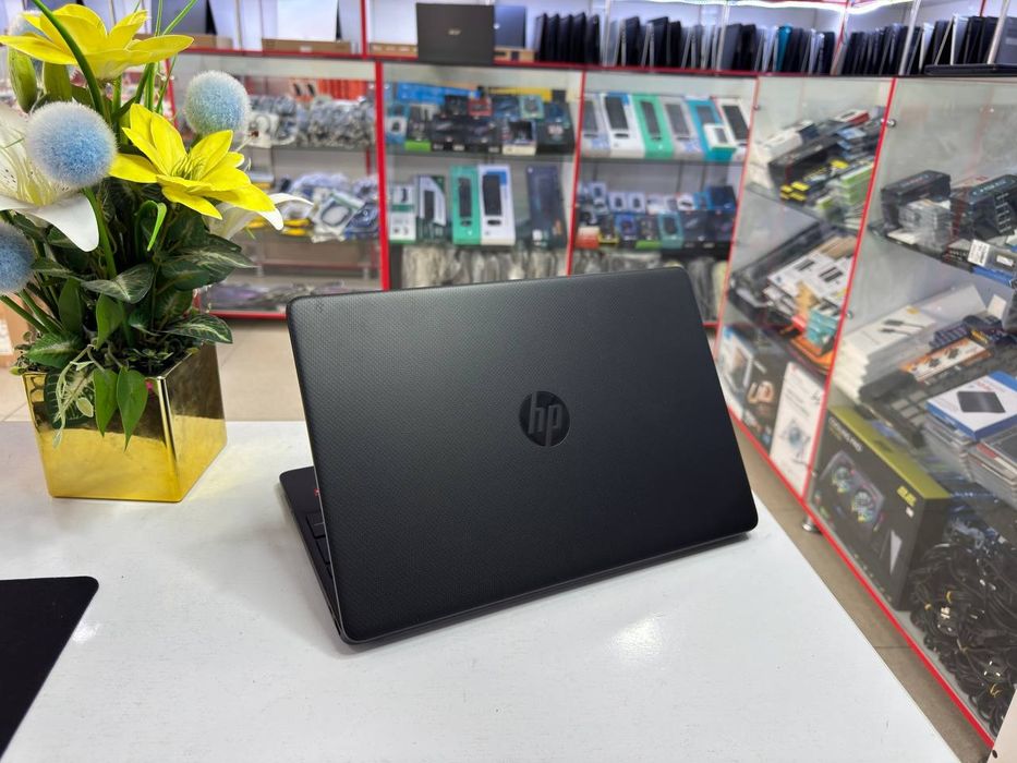 HP AMD ryzen 5 5500U ddr4 8/256 SSD holati ideal