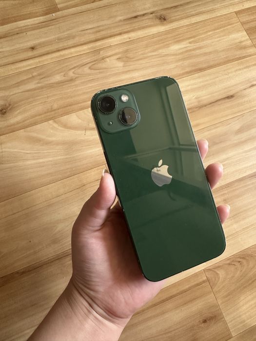 iPhone 13 128гб отличный