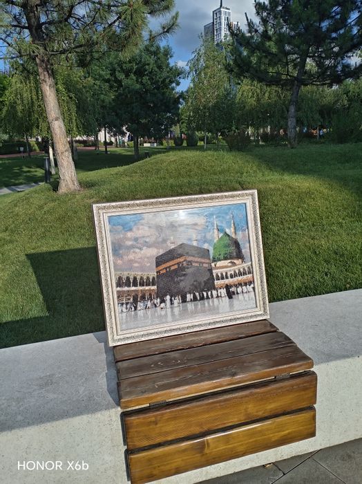 Картина из страз покрыта акриловым лаком. Под стеклом. П