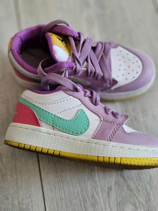 Adidasi nike jordan mărimea 26