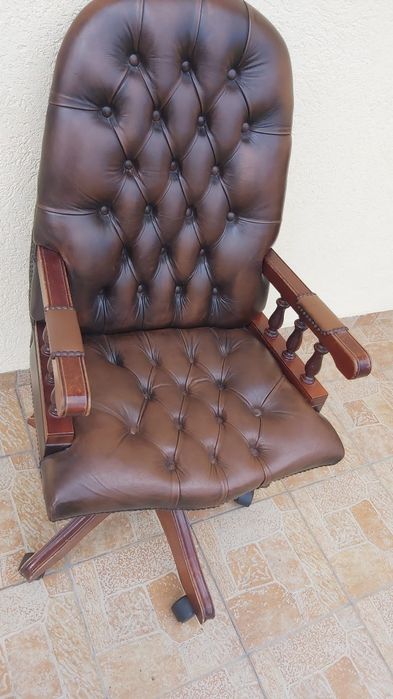 Scaun directorial chesterfield