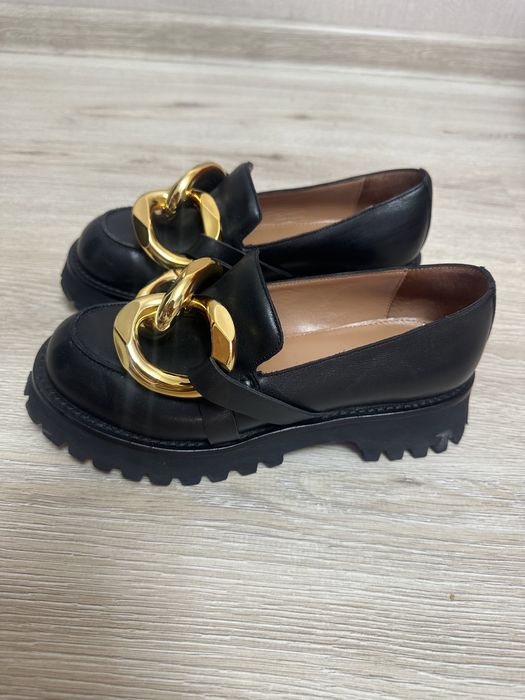 Продам новые лоферы.