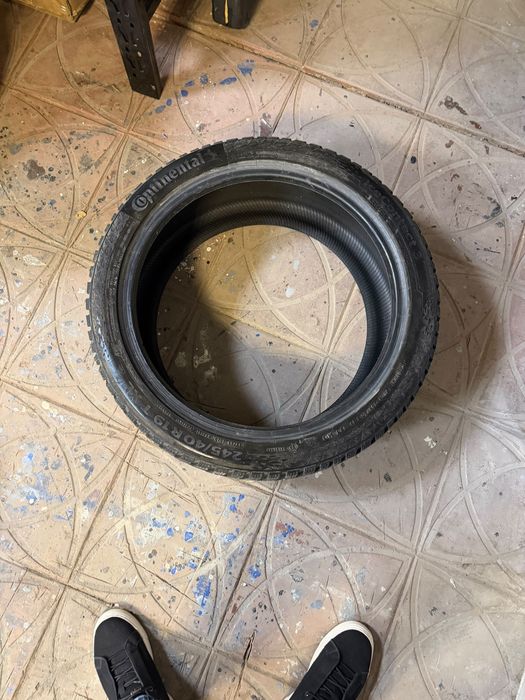 Продам шины Continental ice contact 3 245/40 R19