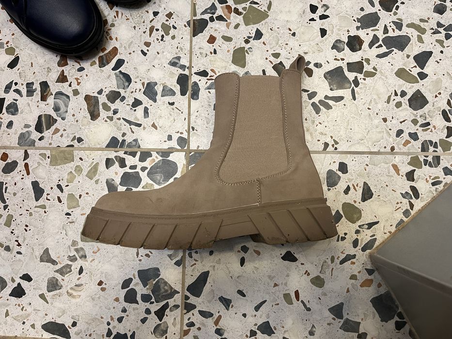 Jenny Fairy боти (10€) u ATO shoes кецове (8€)