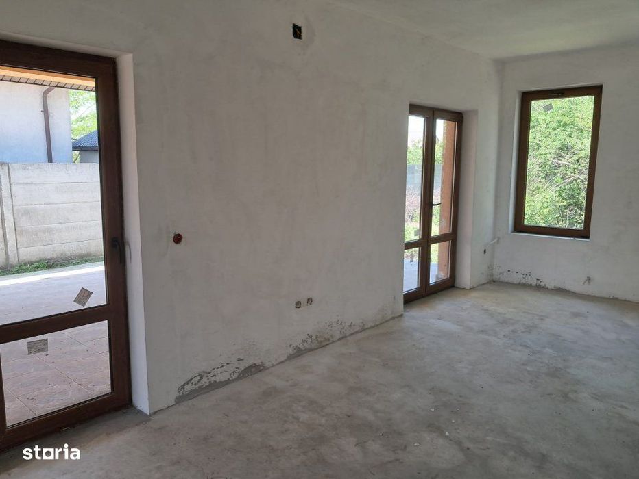 Casa Individuala Cu Teren De 3700Mp Bacu Str Ciorogarlei