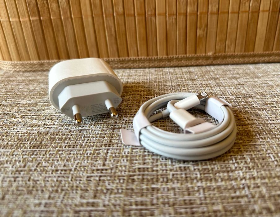 Зарядно за Iphone Fast Charge - комплект, ЧИСТО НОВ