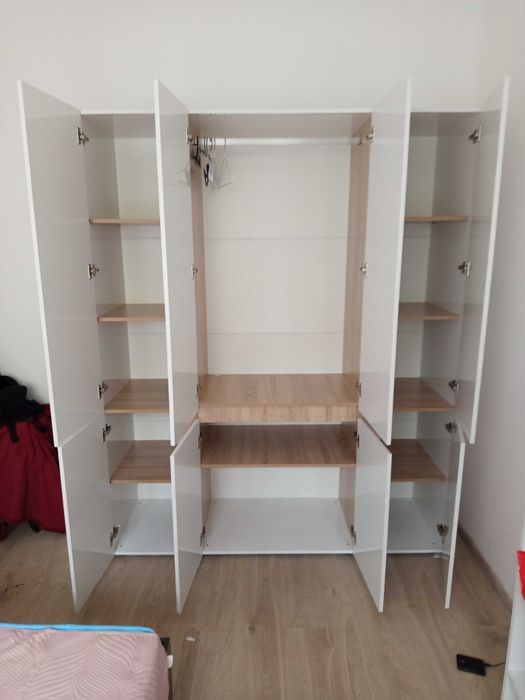 Нов гардероб бял гланц и дьб сонома