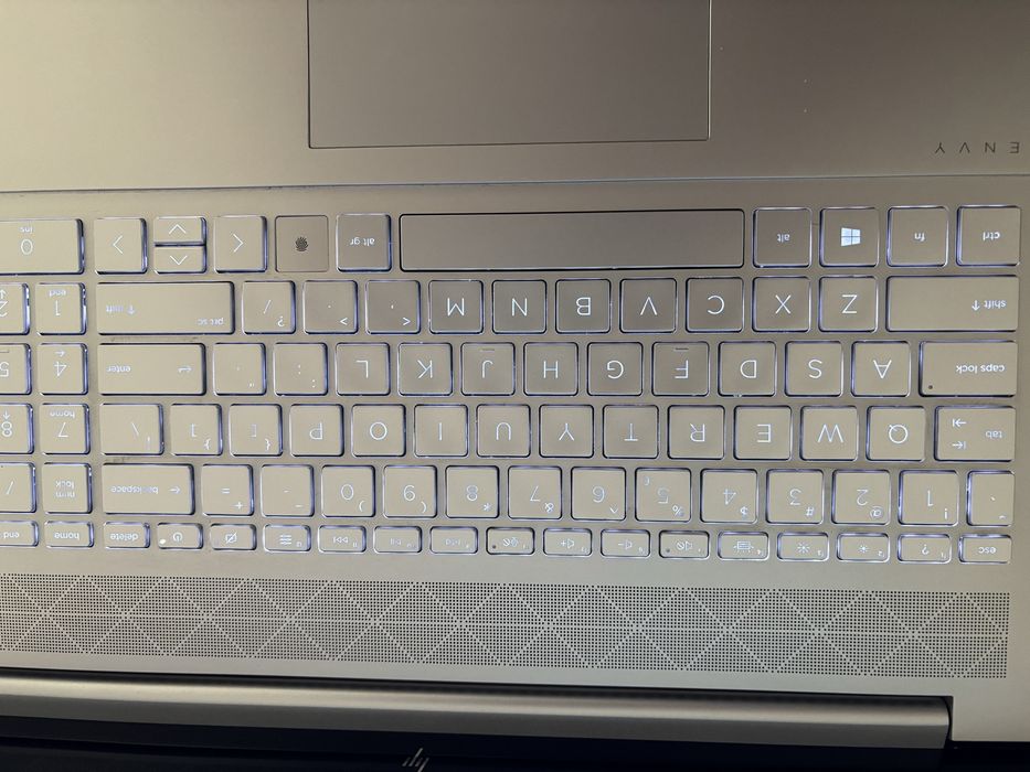 Laptop Premium HP Envy 17.3" | i7 Gen 10 | 16GB RAM | 512GB SSD | Video NVIDIA 4GB Dedicat | Bang & Olufsen