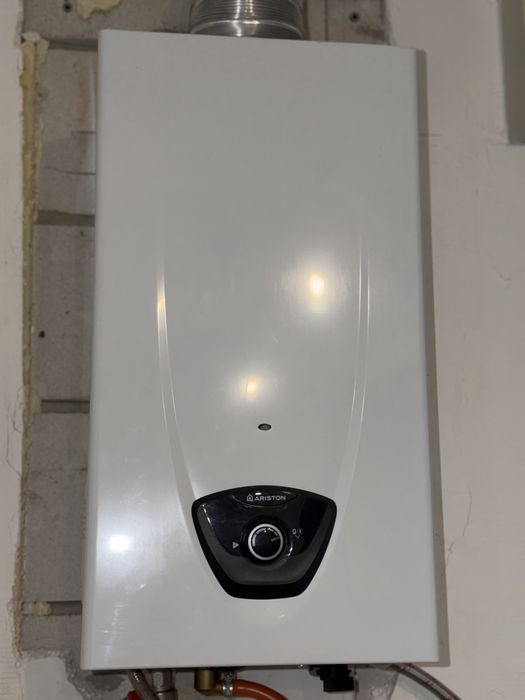 Instant pe gaz Ariston Fast Evo X ONT – ca nou