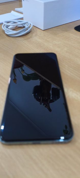 Продам смартфон HONOR 200 12/512